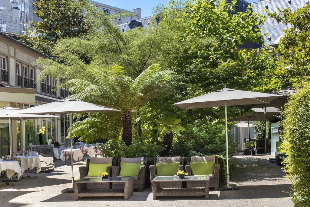 Отель Renaissance Paris Hotel Le Parc Trocadero 5*