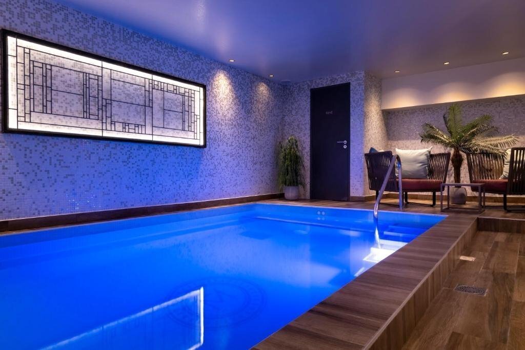 Отель Les Matins De Paris 4*