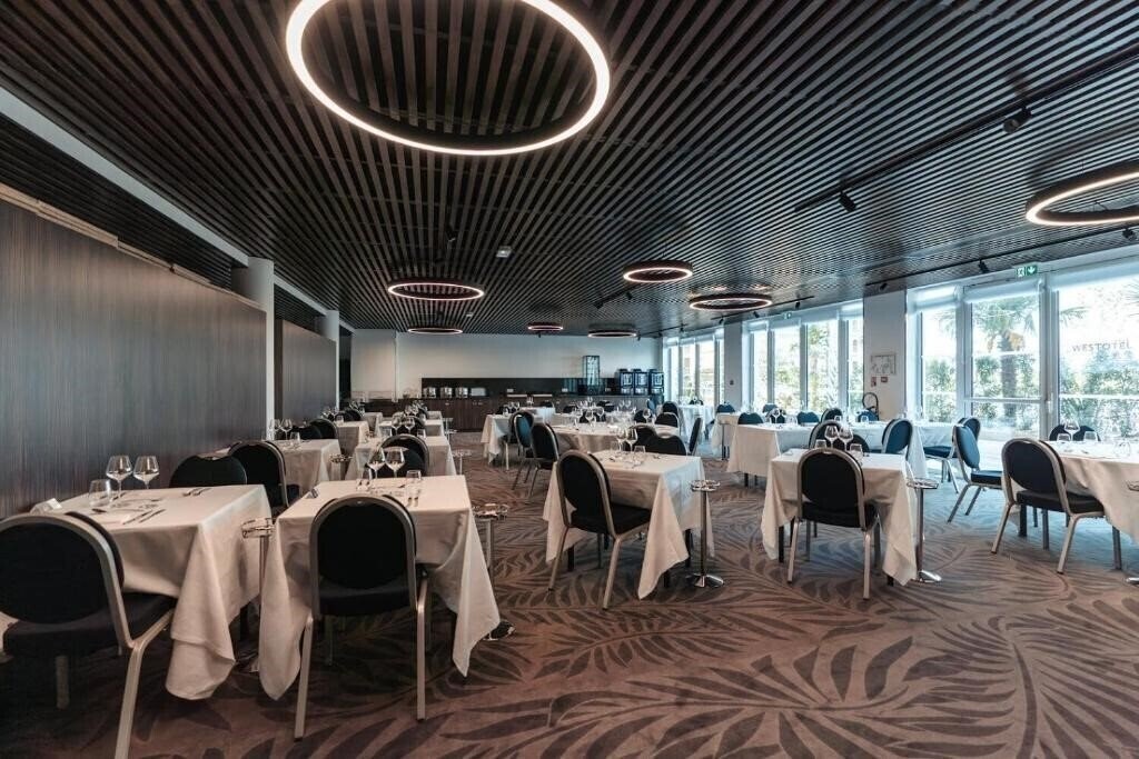 Фотография Westotel Taverny Paris Val d'Oise 4*