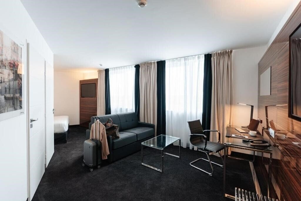 Изображение Westotel Taverny Paris Val d'Oise 4*