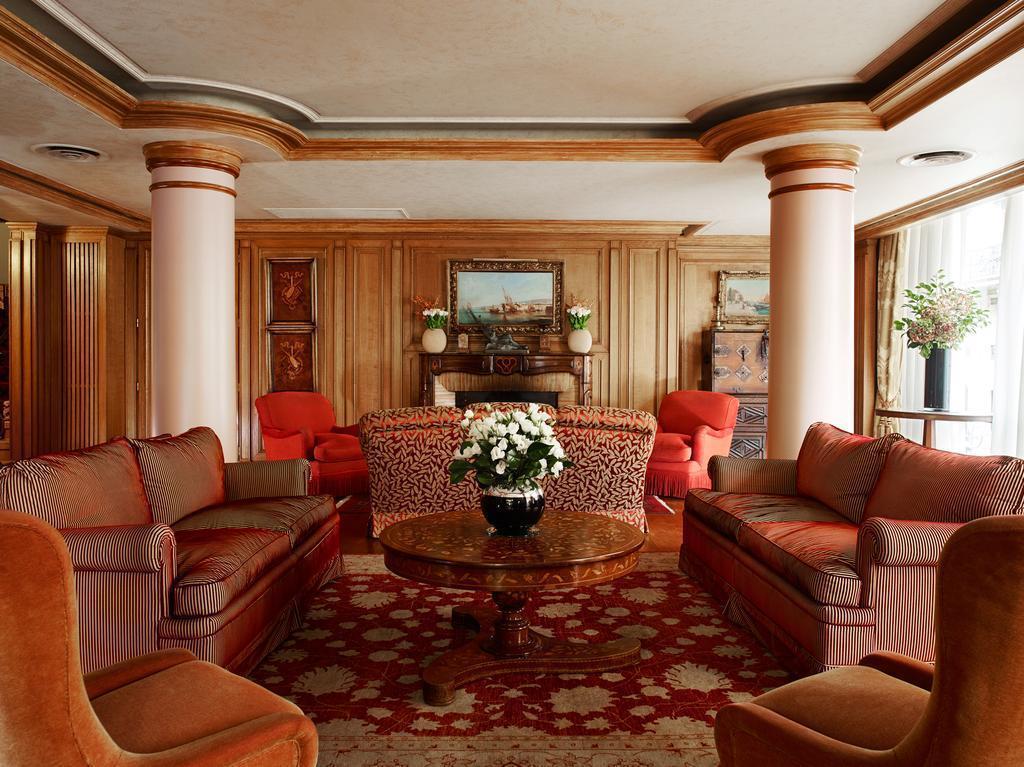 Отель De Vigny 5*