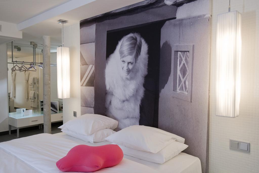 Отель Kube Hotel 4*