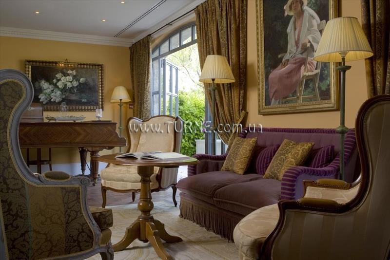 Отель Hotel Le Mas De Pierre 5*