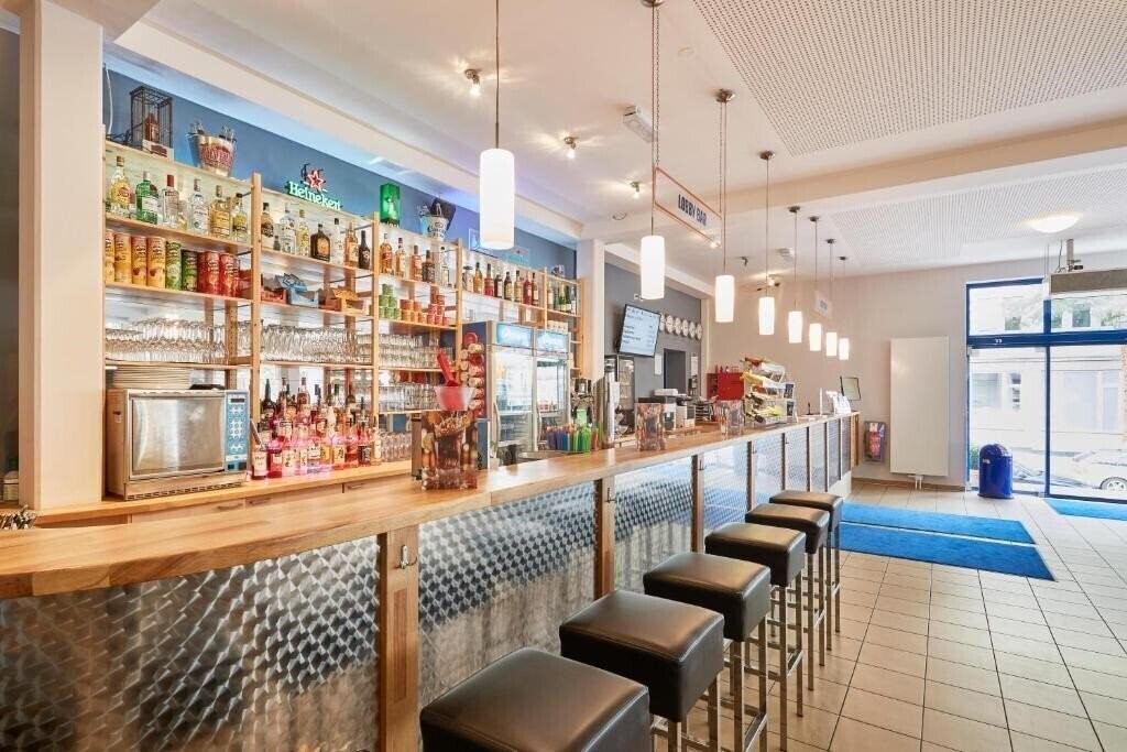 Изображение A & O Aachen Hauptbahnhof 2*