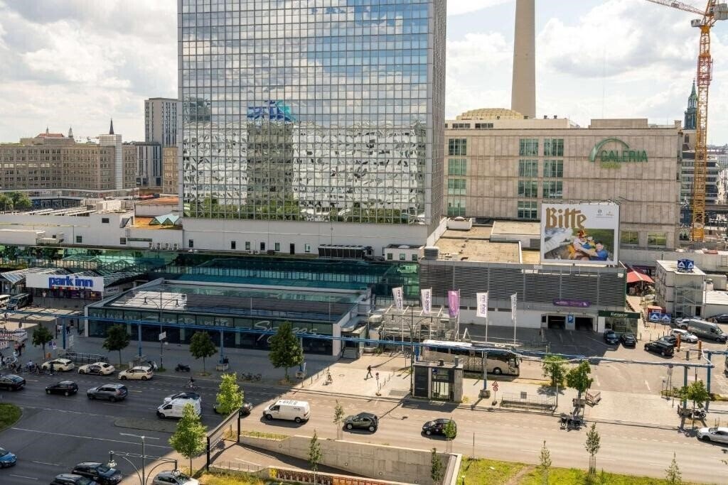 Изображение Park-Inn Berlin Alexanderplatz 4*