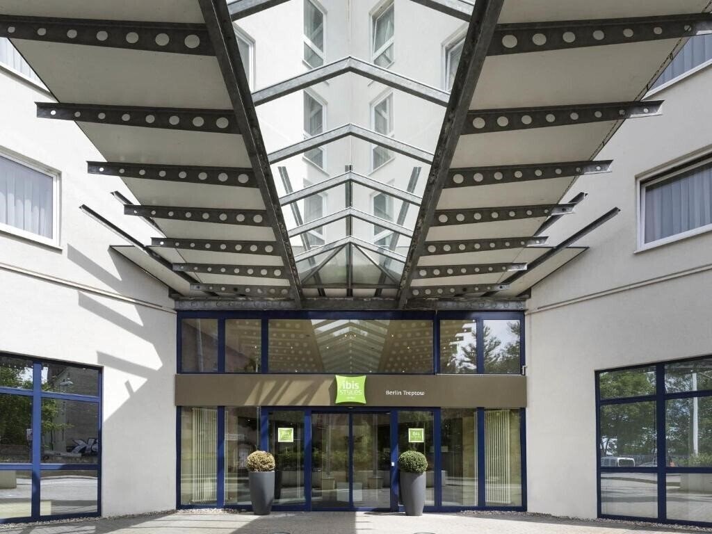 Отель NH Berlin Treptow 4*