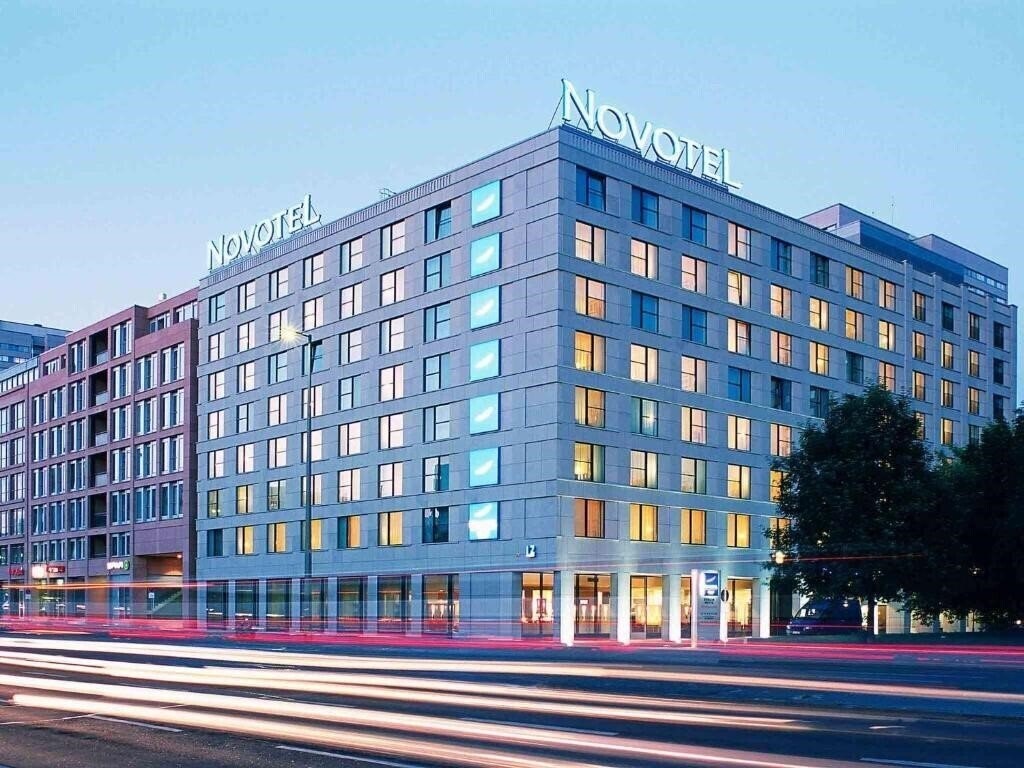 Отель Hotel Novotel Berlin Mitte 4*