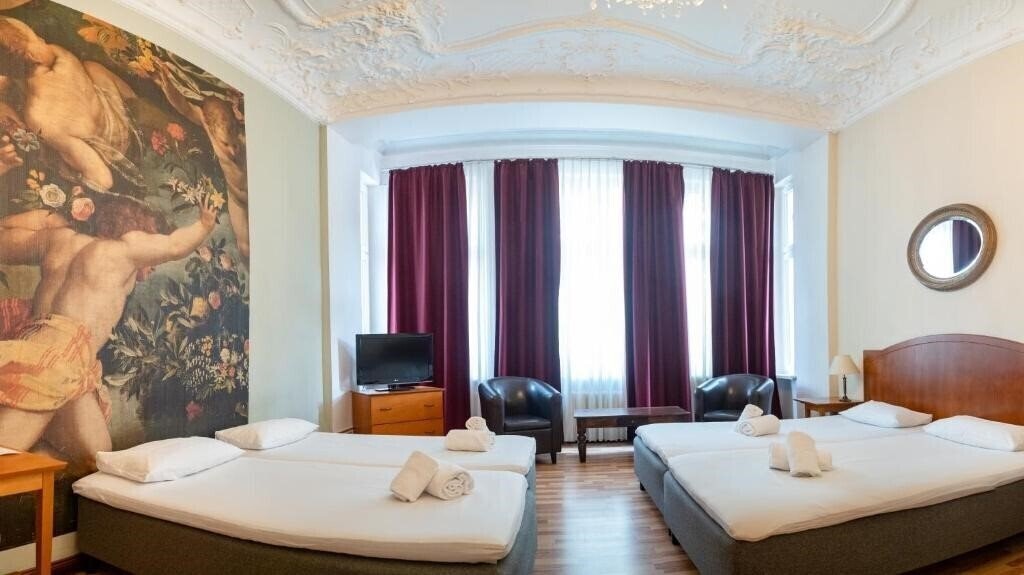 Отель Comfort Hotel Auberge 3*