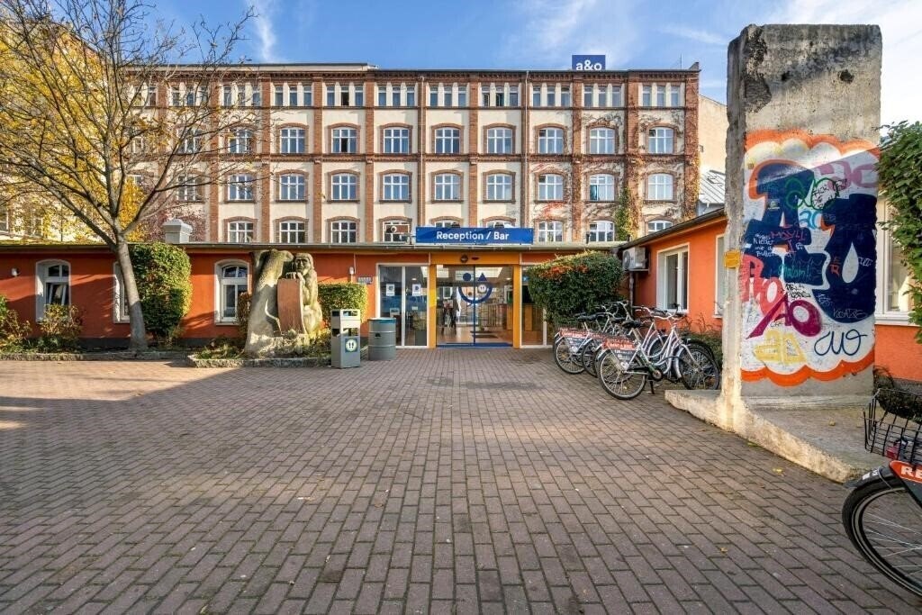 Отель A & O Friedrichshain 2*