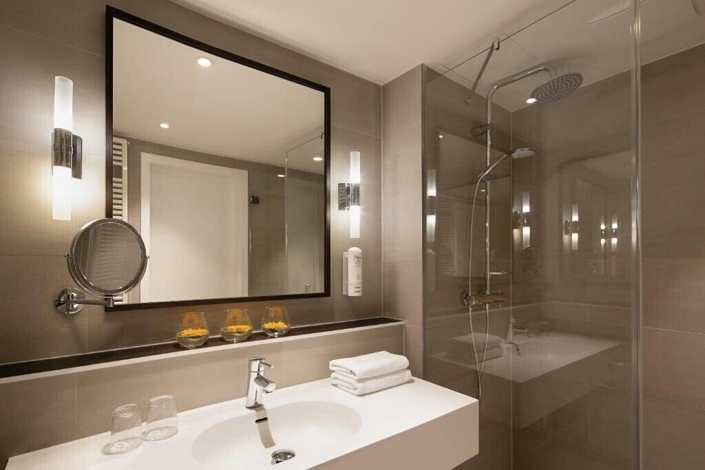 Изображение Holiday Inn Berlin City Center East Prenzlauer Alle 4*