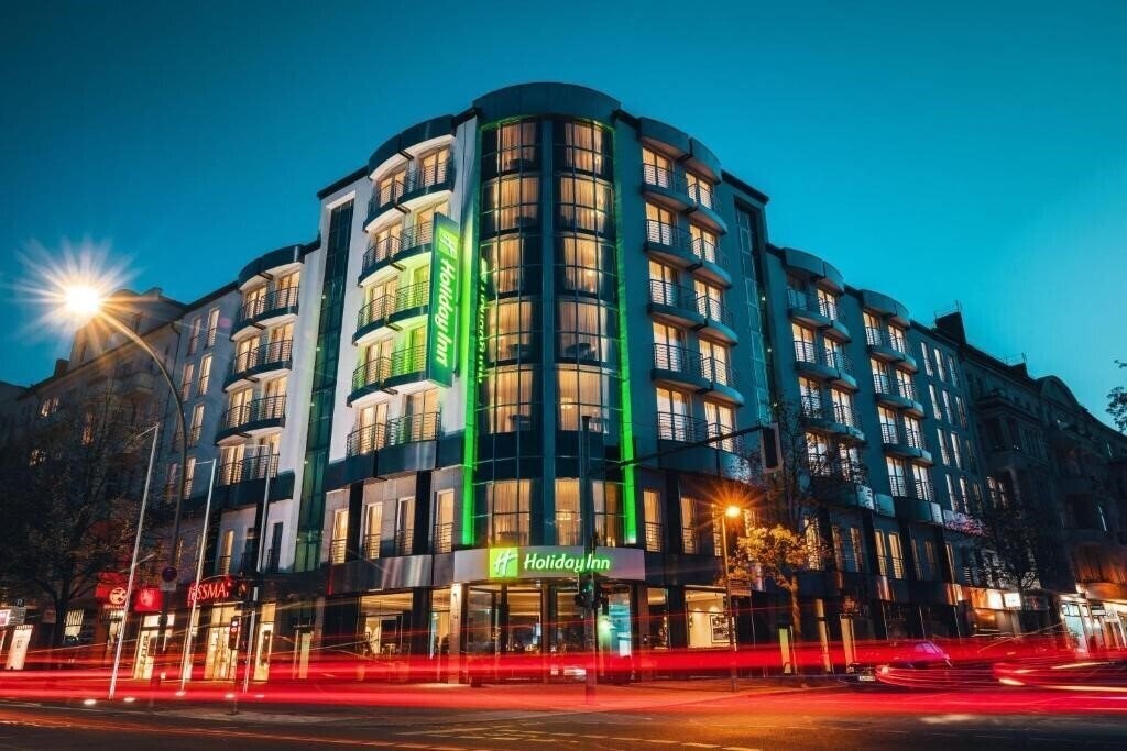 Отель Holiday Inn Berlin City Center East Prenzlauer Alle 4*