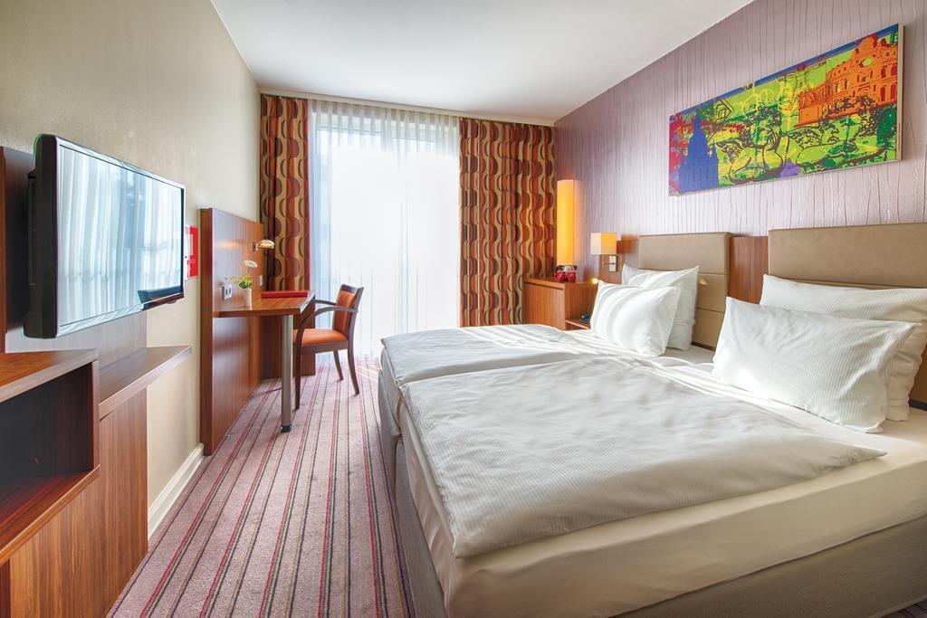 Отель Leonardo Hotel Dresden Altstadt 3*