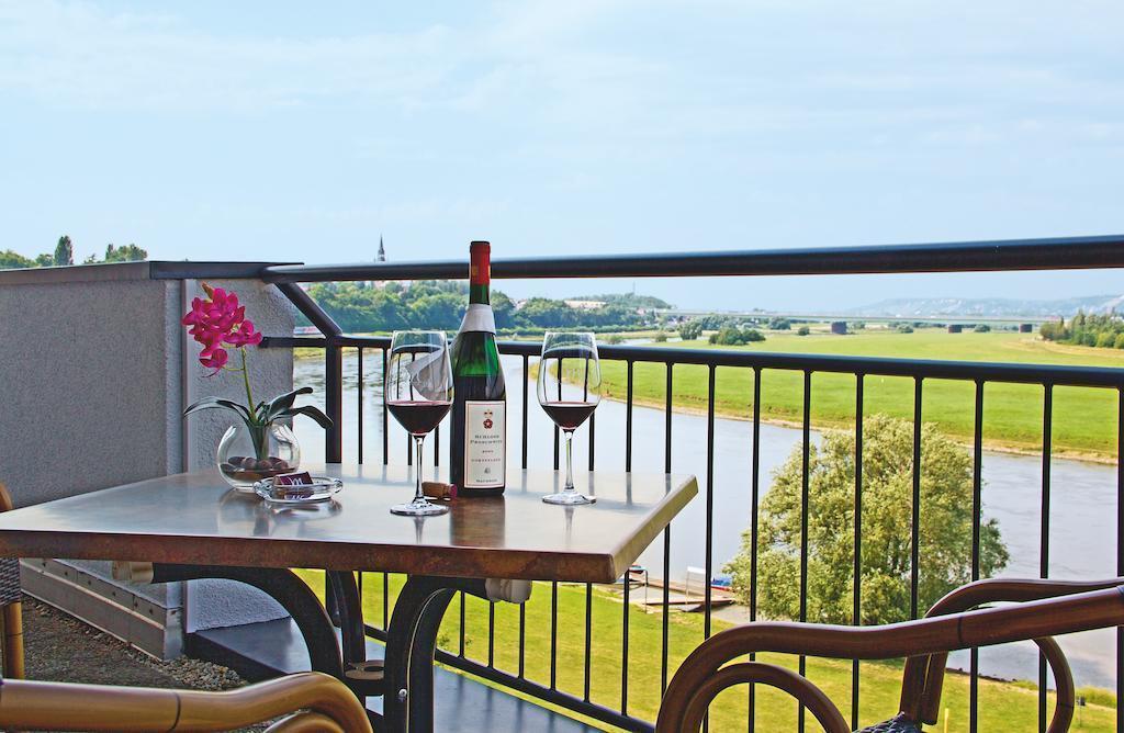 Фото Mercure Hotel Dresden Elbpromenade 3*