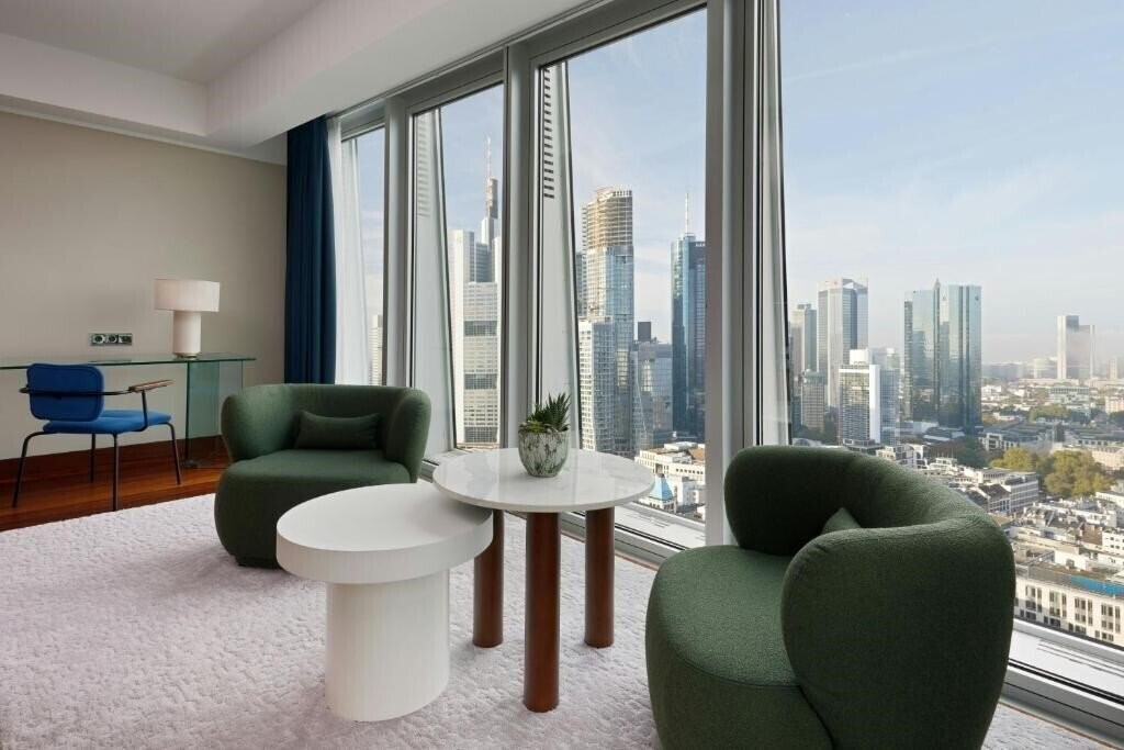 Отель Jumeirah Frankfurt 5*
