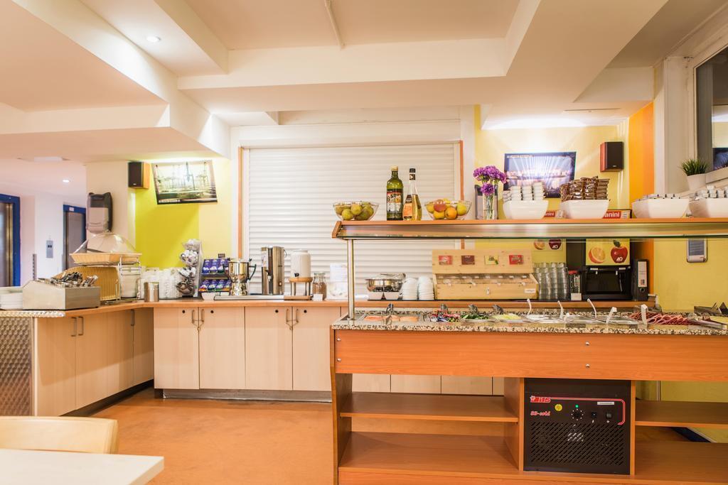 Фотография A&O Hamburg Hammer Kirche 2*