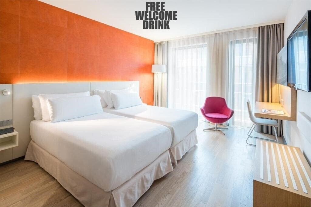Отель Barcelo Hamburg 4*