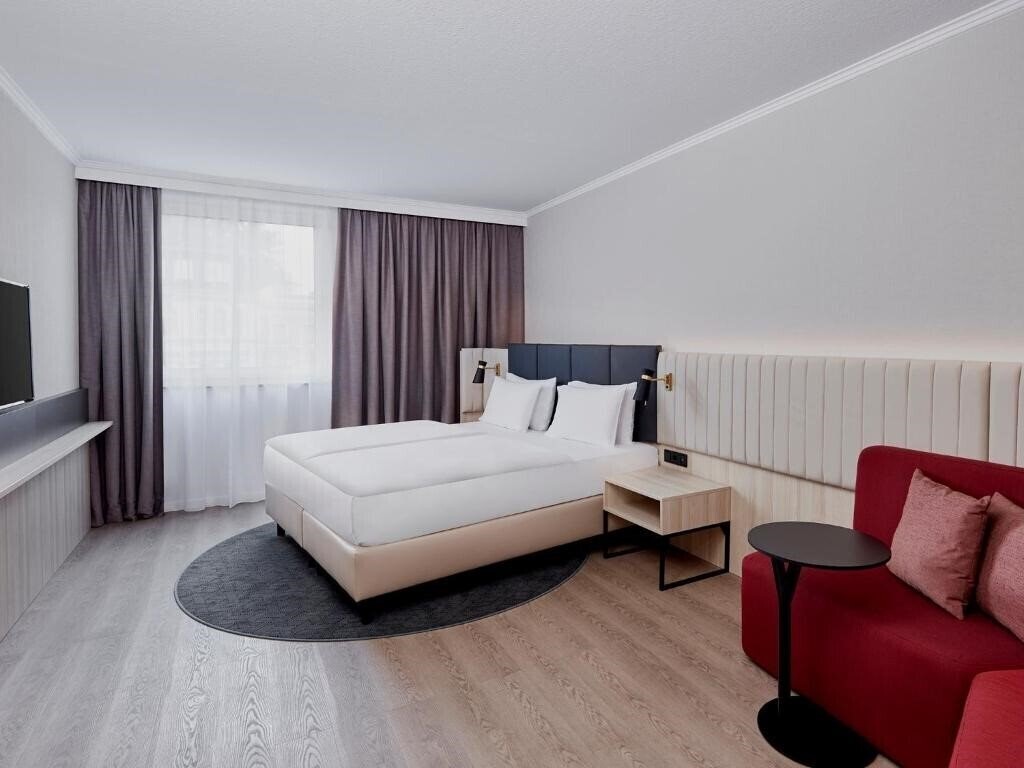 Фото Crowne Plaza Hamburg - City Alster 4*