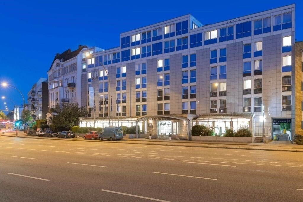 Отель Nh Hamburg Mitte 4*