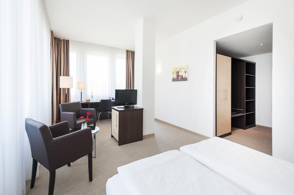 Фото Azimut Hotel Munich City East 4*