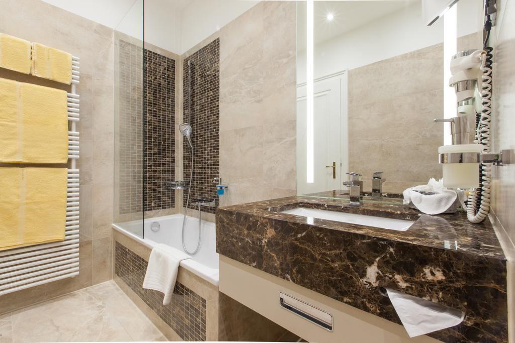 Картинка An Der Oper 4*