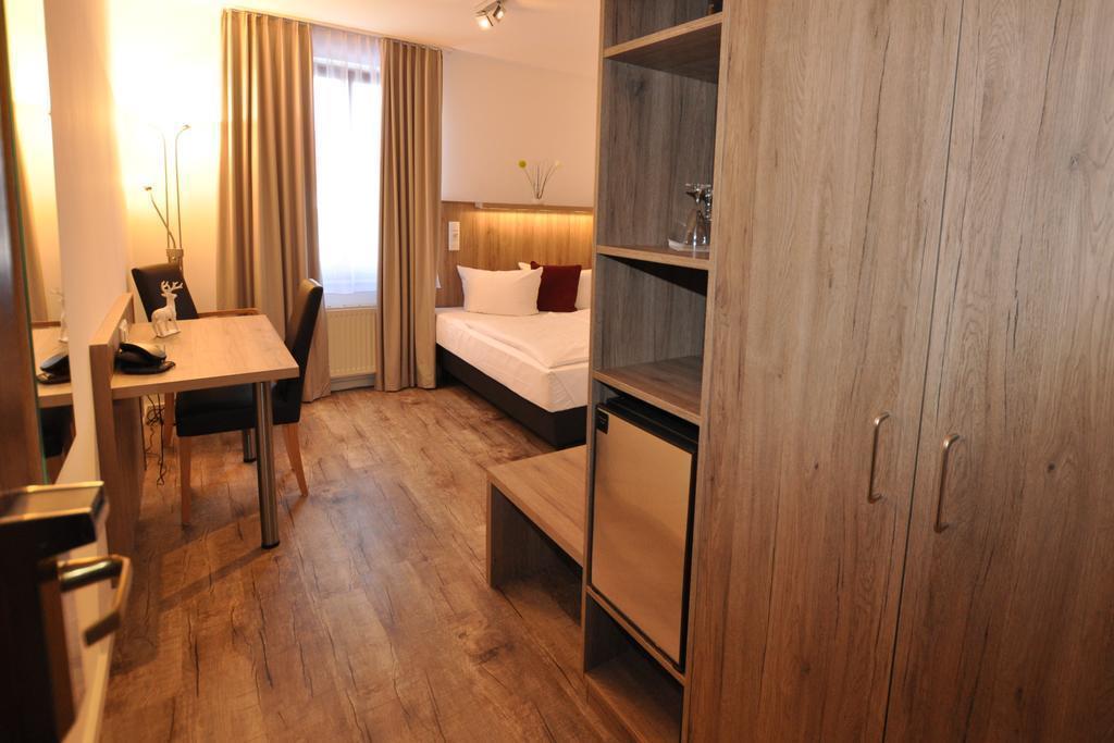 Фотография Golden Leaf Perlach Allee Hof 3*