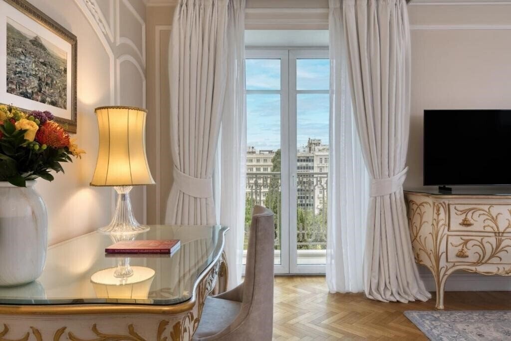 Изображение King George, A Luxury Collection Hotel, Athens Deluxe 5*