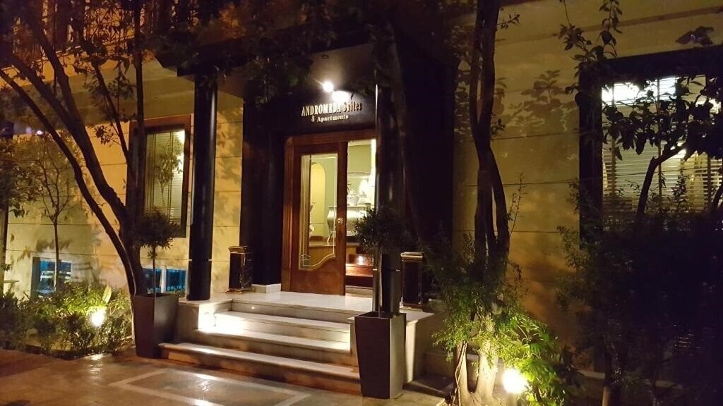 Отель Andromeda Suites 4*