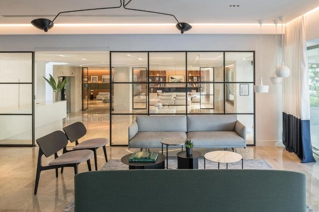 Отель Amarilia Hotel Vouliagmeni 4*