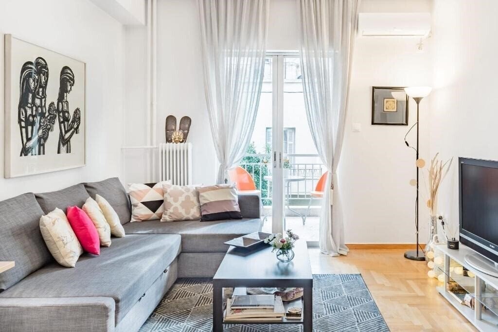 Отель Koukaki Apartment With A Sunny Balcony, Near The Acropolis 4*
