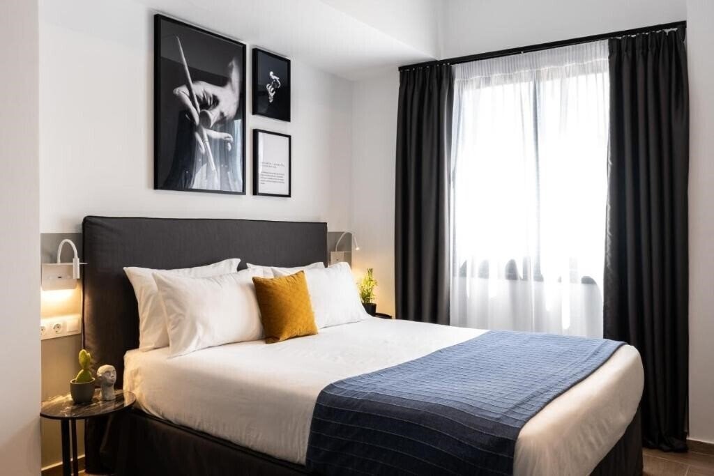 Отель Theatrou Athens 4*