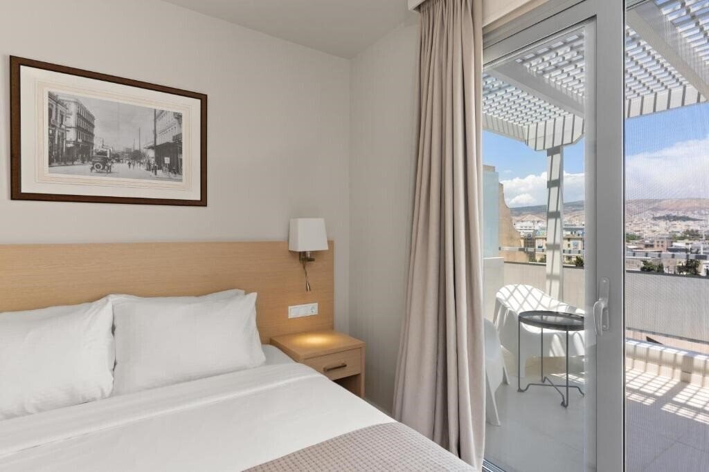 Отель Gallery Central 4*