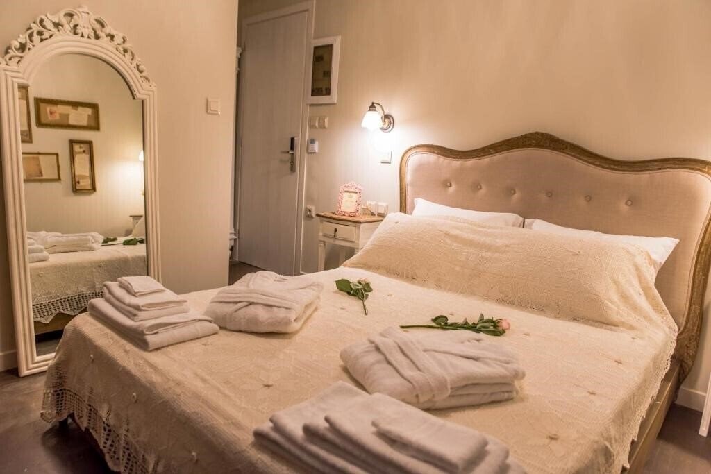Отель Kyria Boutique House 5*