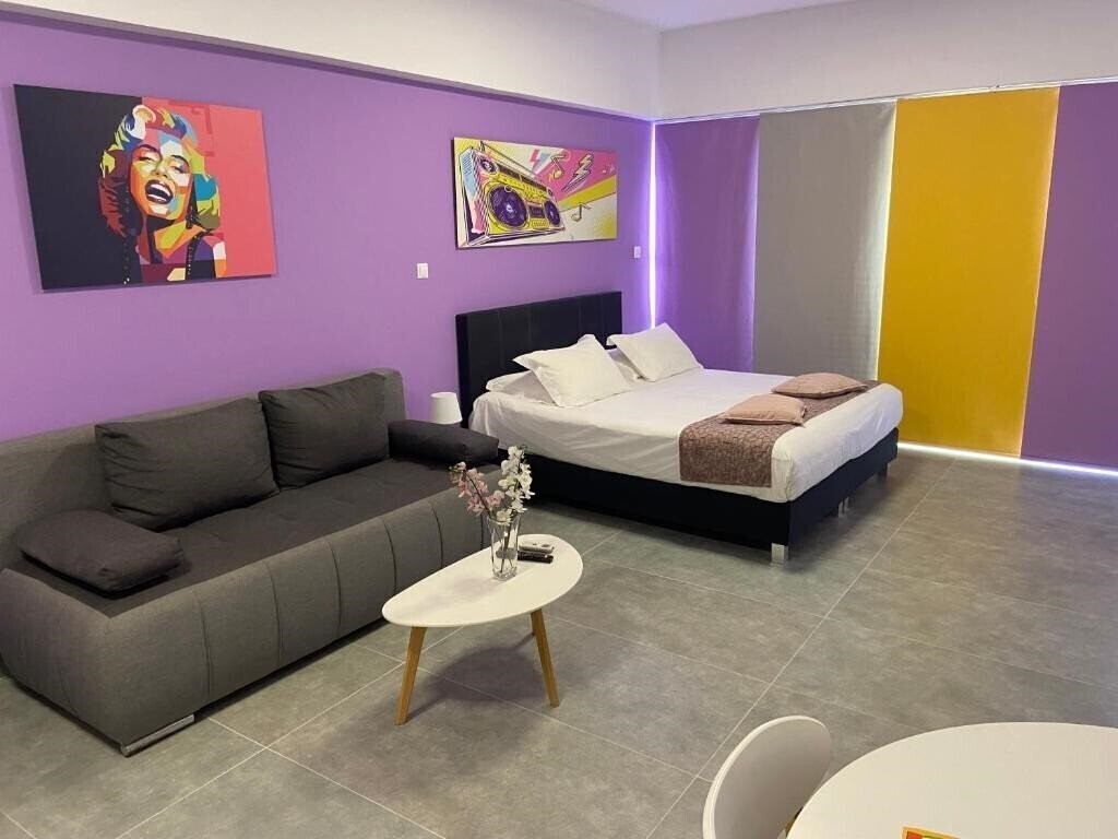 Отель Connect Suites 4*