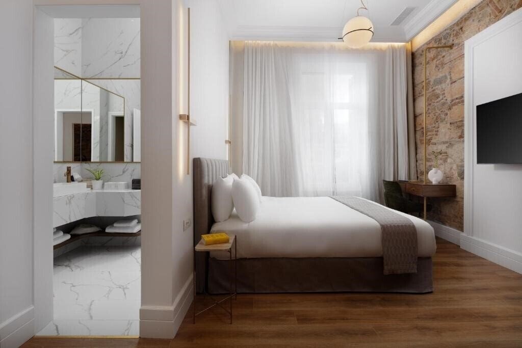 Отель La Divina - Aria Hotels 4*