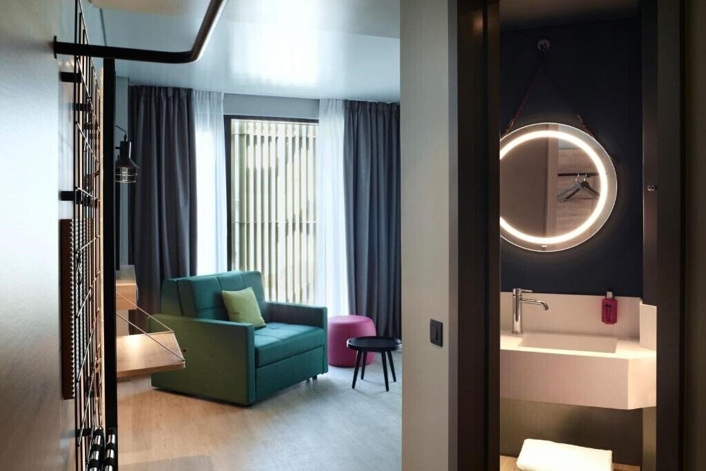 Фотография Moxy Athens City 4*