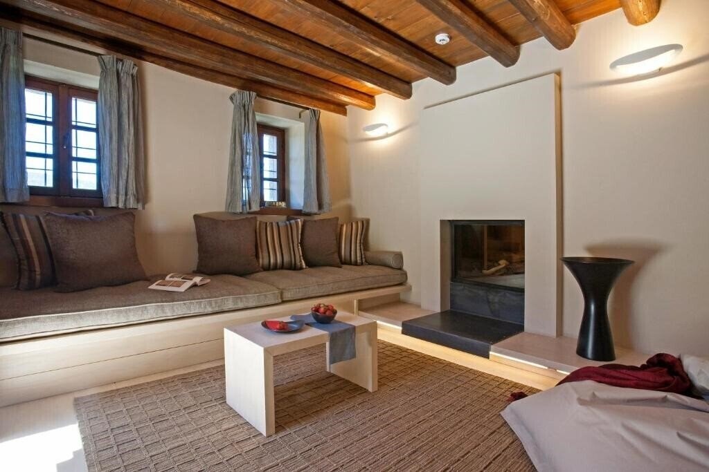 Фото Kipi Suites 4*