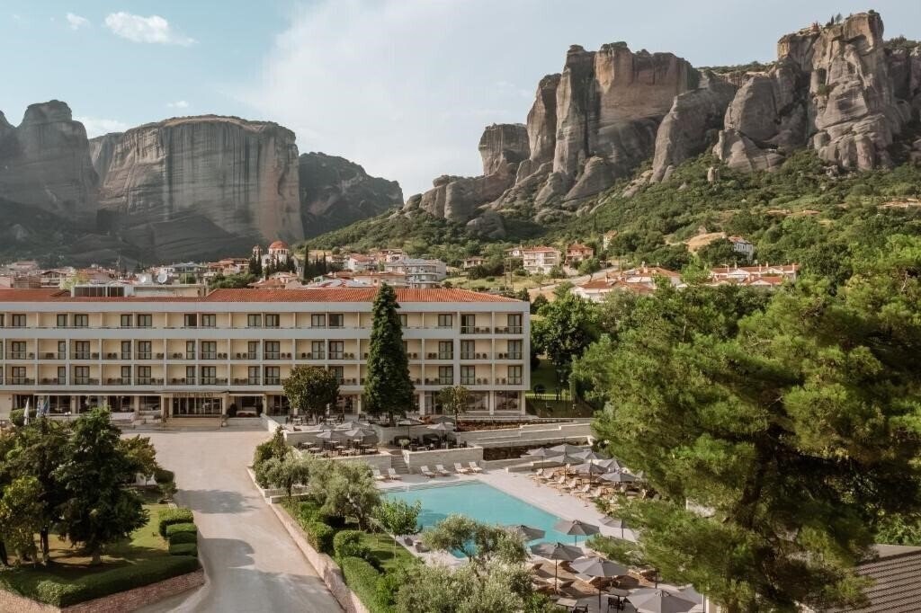 Отель Divani Meteora Hotel 4*