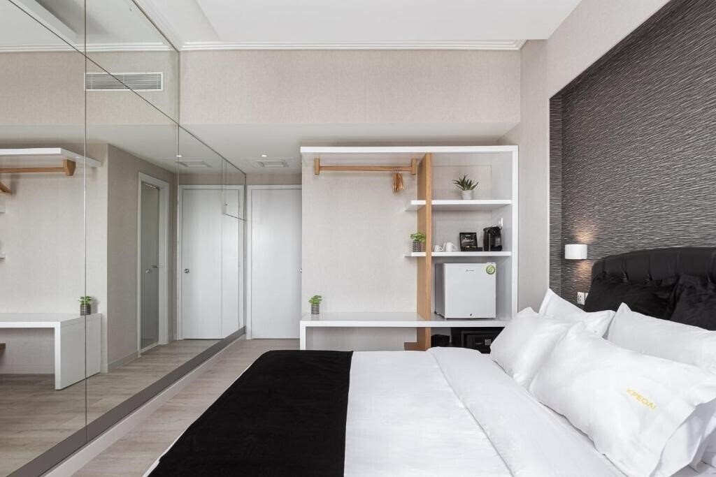 Изображение Kreoli Suites Glyfada 3*