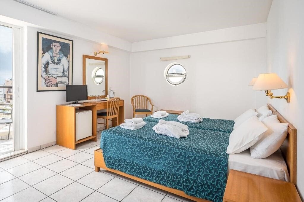 Фотография Heronissos 4*