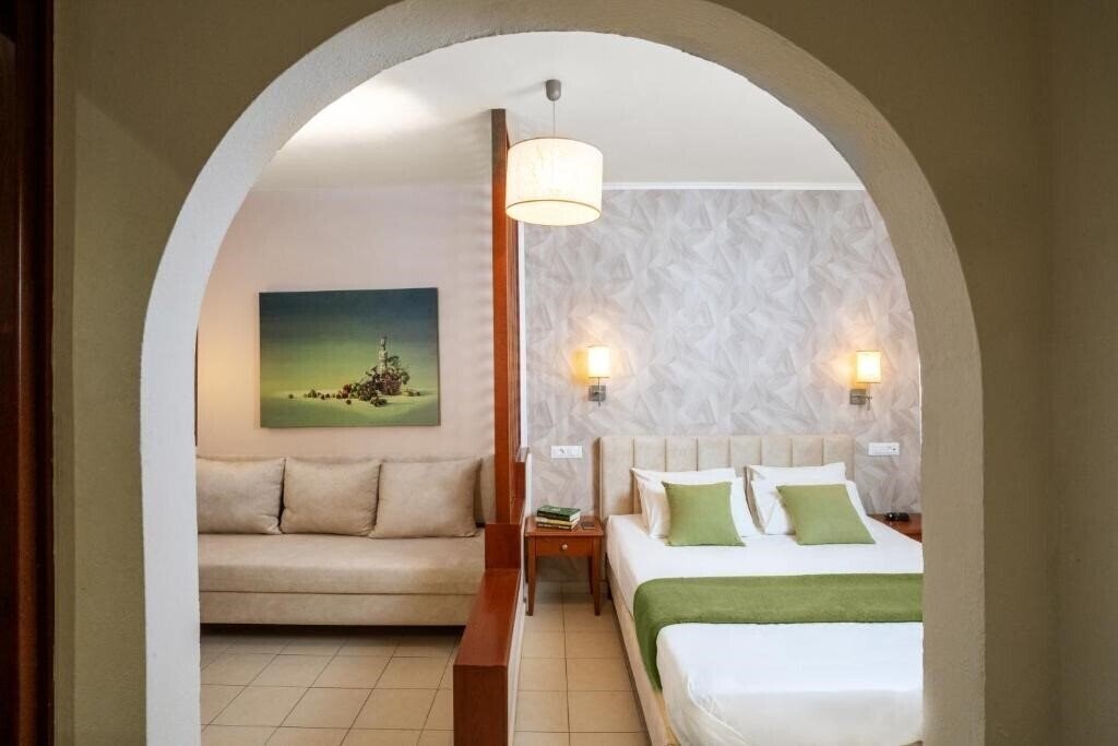 Фото Philoxenia Hotel & SPA Malia (ex. Philoxenia Hotel Apartments) 3*