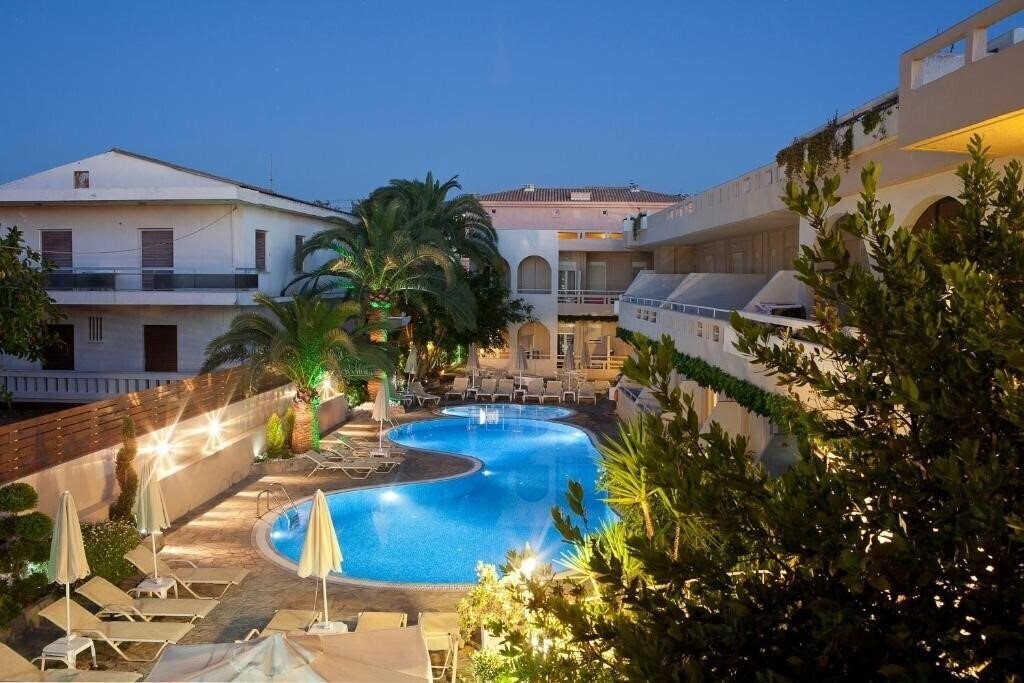 Фотография Axos Hotel 3*