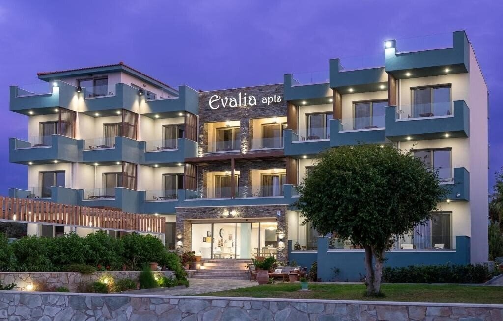 Отель Evalia Apartments 3*