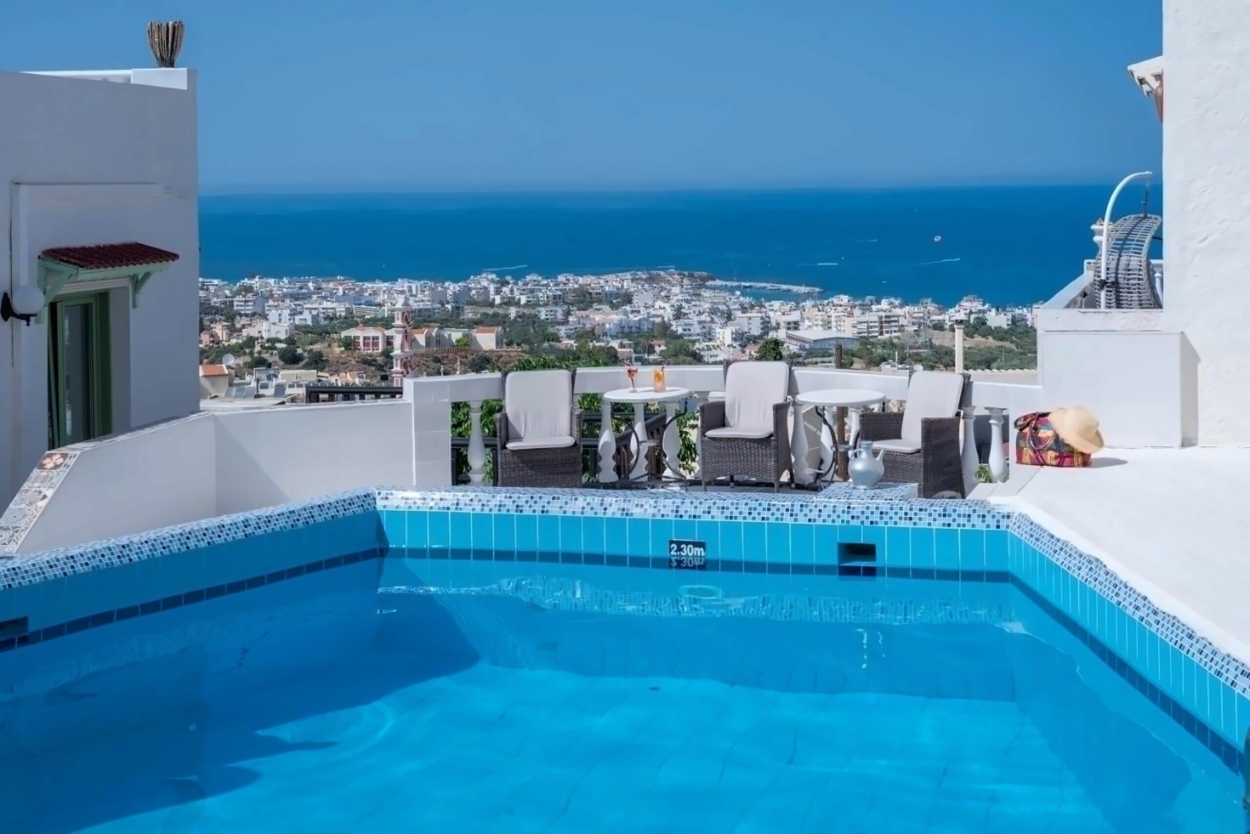 Фото Korifi Suites & Apartments 4*