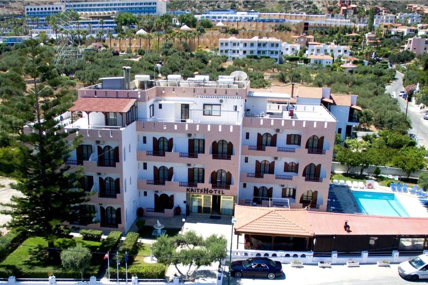 Отель Krits Hotel 3*