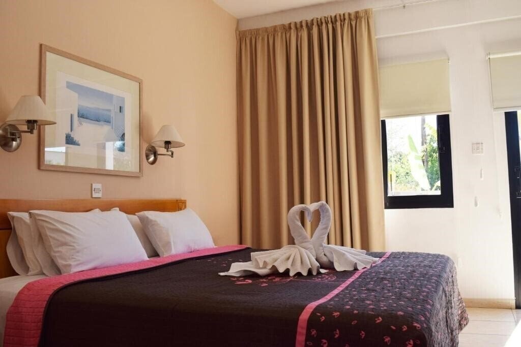 Изображение Anna Aparthotel 3*