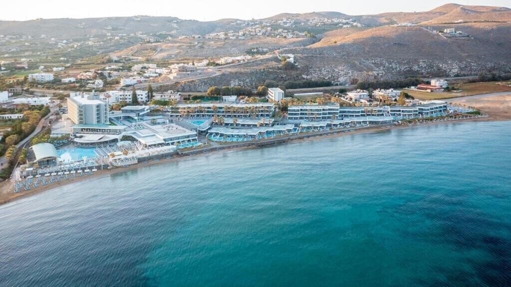 Отель Arina Beach 4*