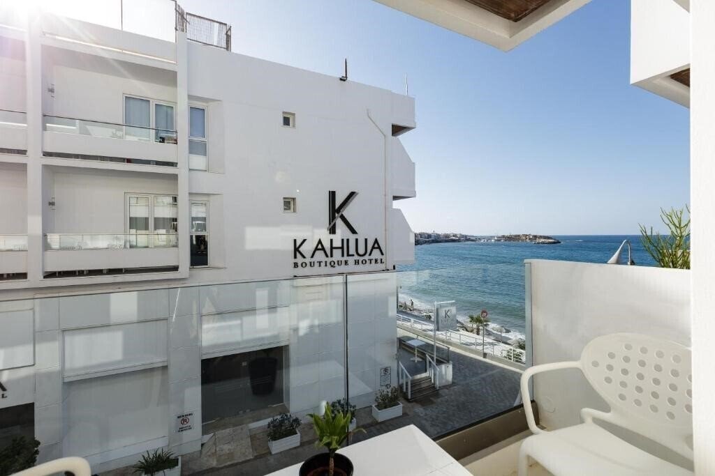 Отель Kahlua Suites 4*