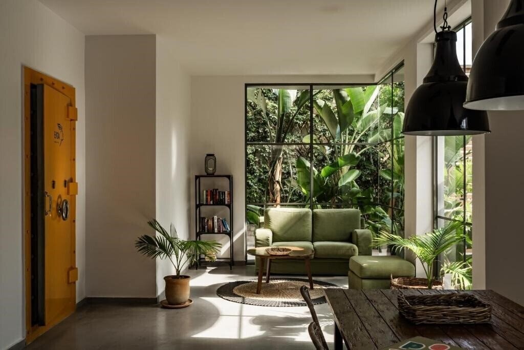 Отель Cook'S Club 4*