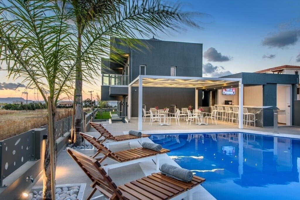Отель Elysian Suites 4*