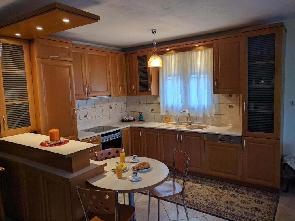 Отель Prinos Apartments 3*